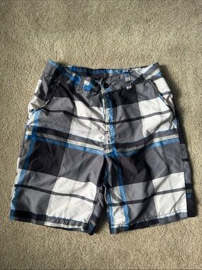 Okanu board shorts
